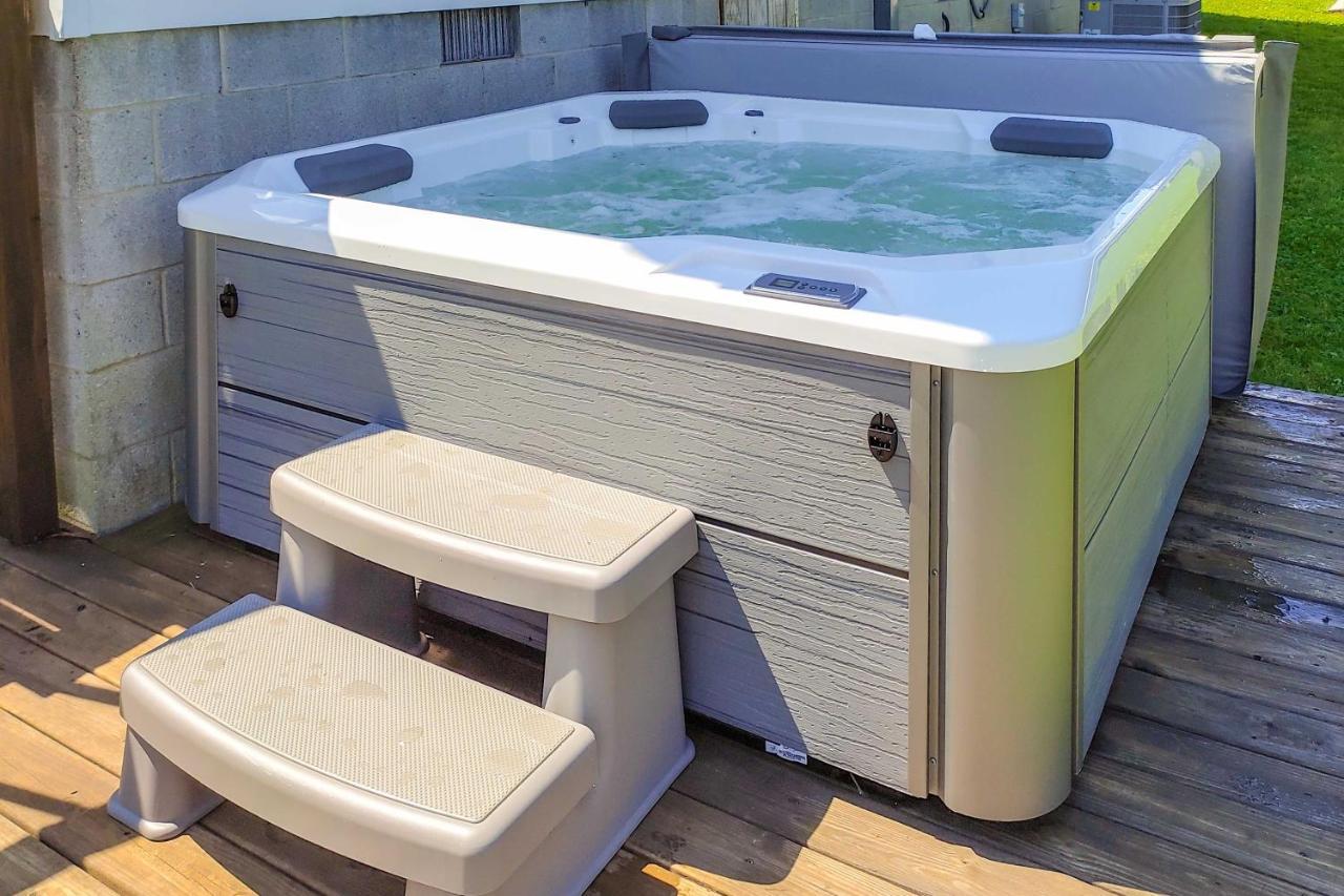 Dog-Friendly Fayetteville Home With Hot Tub! Dış mekan fotoğraf